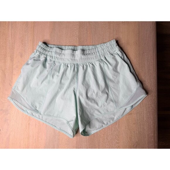 Lululemon Hotty Hot Low-Rise Lined Short 4" Delicate Mint Size 6 - Picture 3 of 6